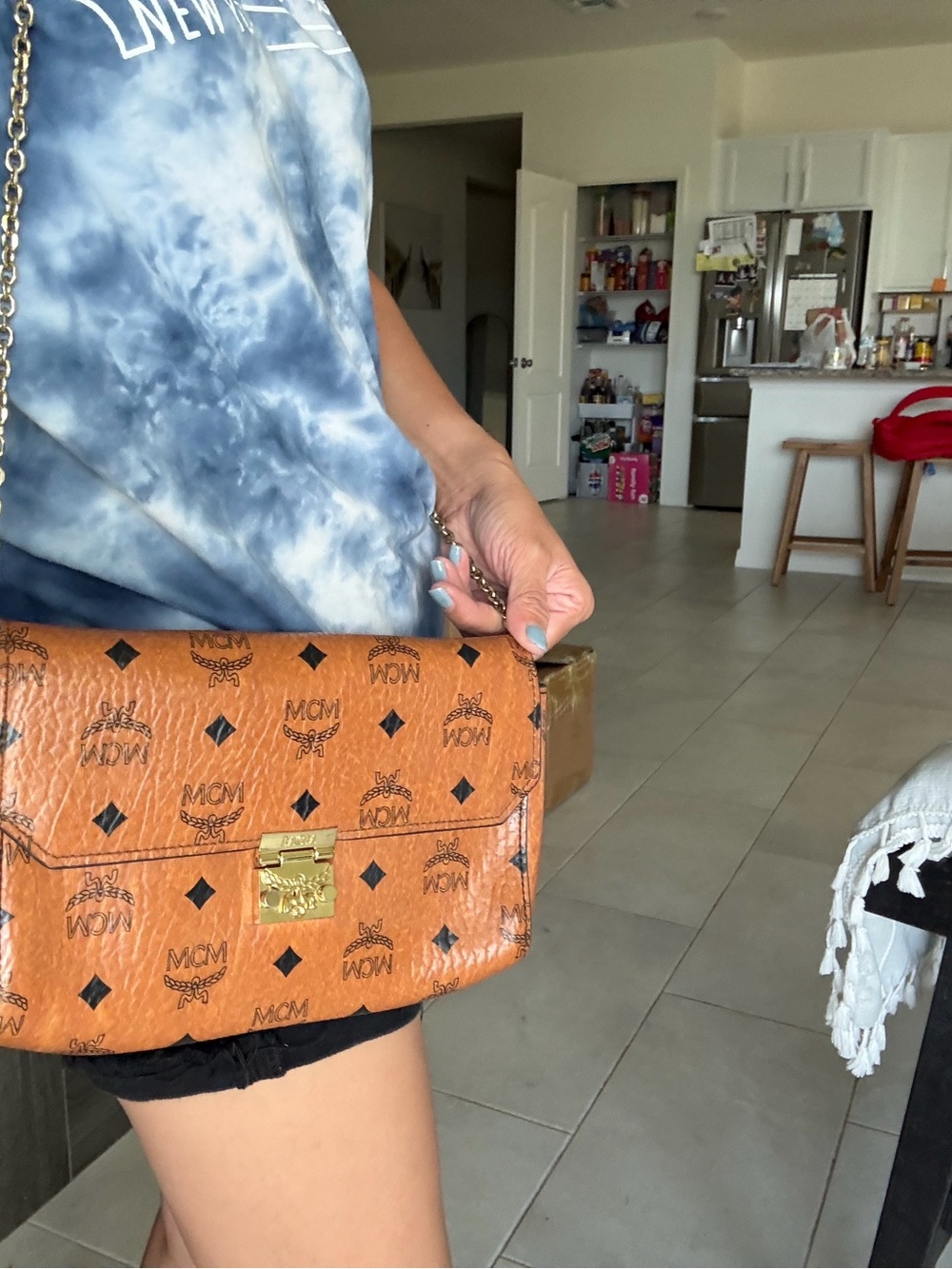 MCM Cognac Visetos Leather Shoulder Bag with Gold Chain - Picture 13 of 15